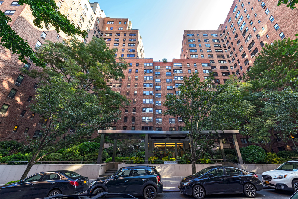 11 Riverside Drive, Unit 2HE Manhattan, NY 10023 - Photo 12 of 13