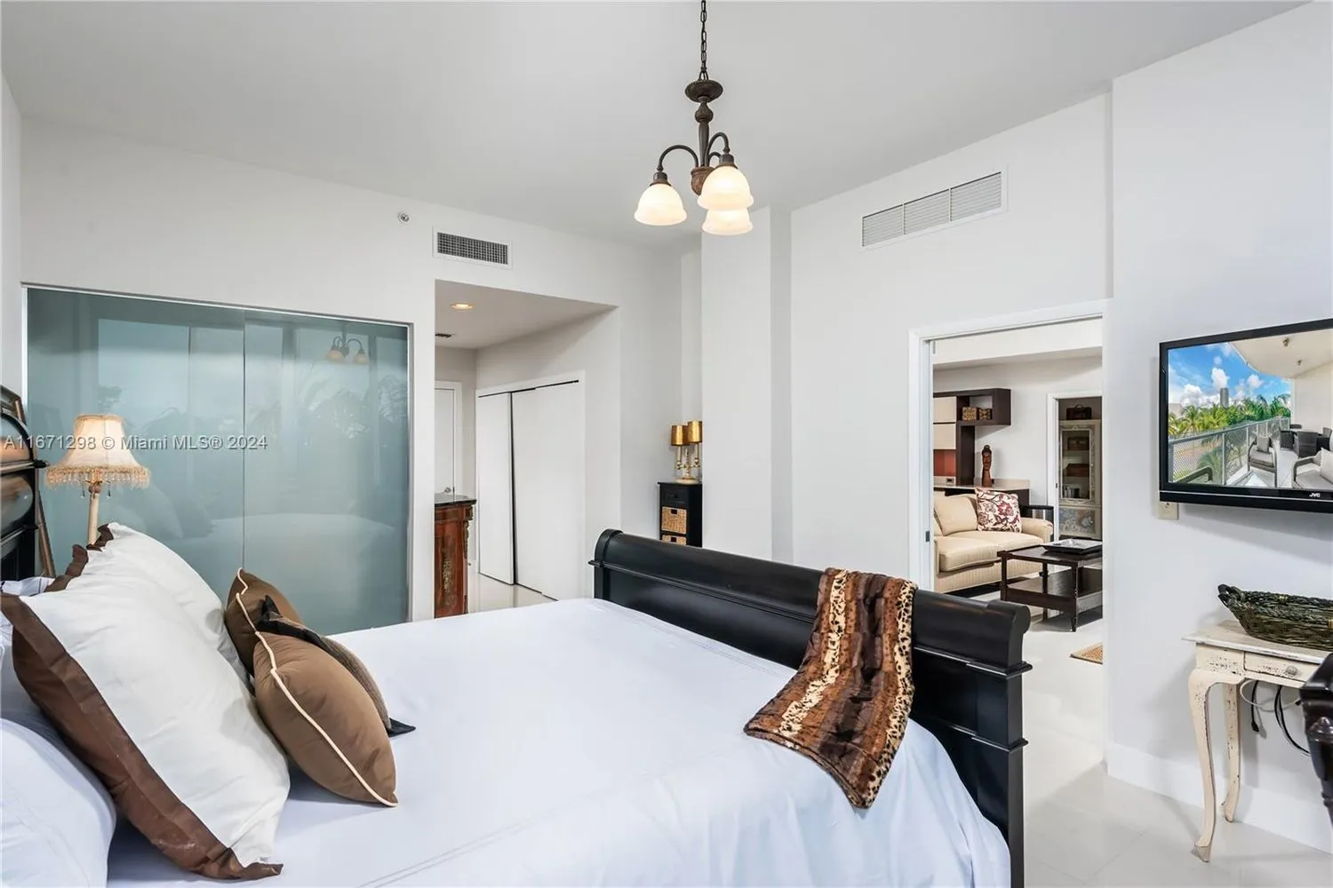 $1,050,000 | 2100 Park Avenue, Unit 301, Miami Beach, FL 33139