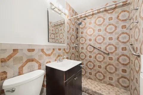 $900,000 | 165 West 66th Street, Unit 6W | Upper West Side