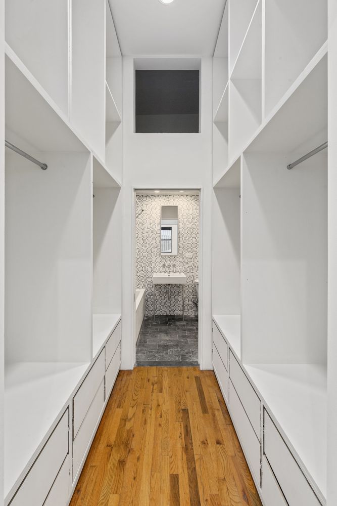 24 Beaver Street Manhattan, NY 10004 - Photo 19 of 25 a view of an entryway