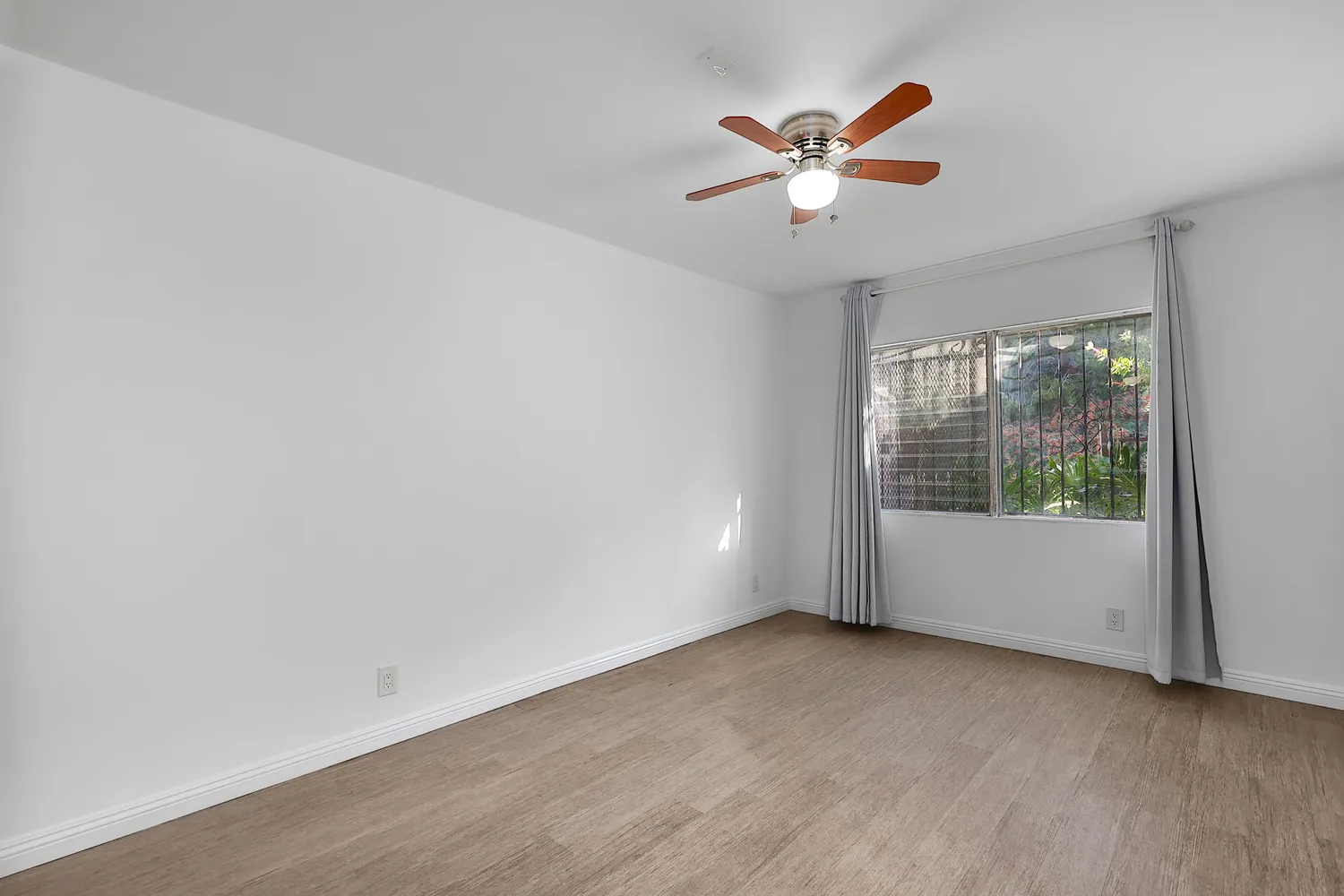 $299,000 | 4431 Don Ricardo Drive, Unit 23, Baldwin Hills, CA 90008