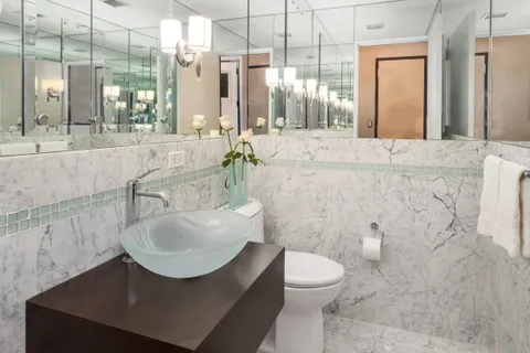 $1,695,000 | 212 East 57th Street, Unit 5C | Midtown East