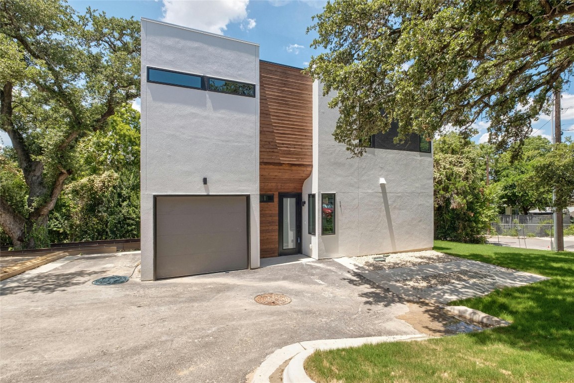 219 Lessin Lane, Unit 11 Austin, TX 78704 - Photo 2 of 30