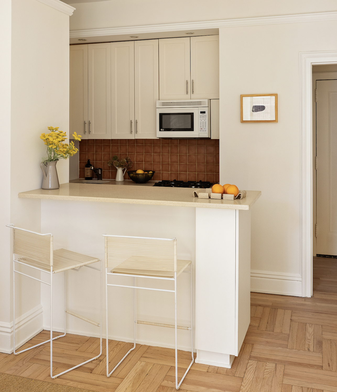 30 5th Avenue, Unit 6H Manhattan, NY 10011 - Photo 7 of 17 a utility room with washer and dryer