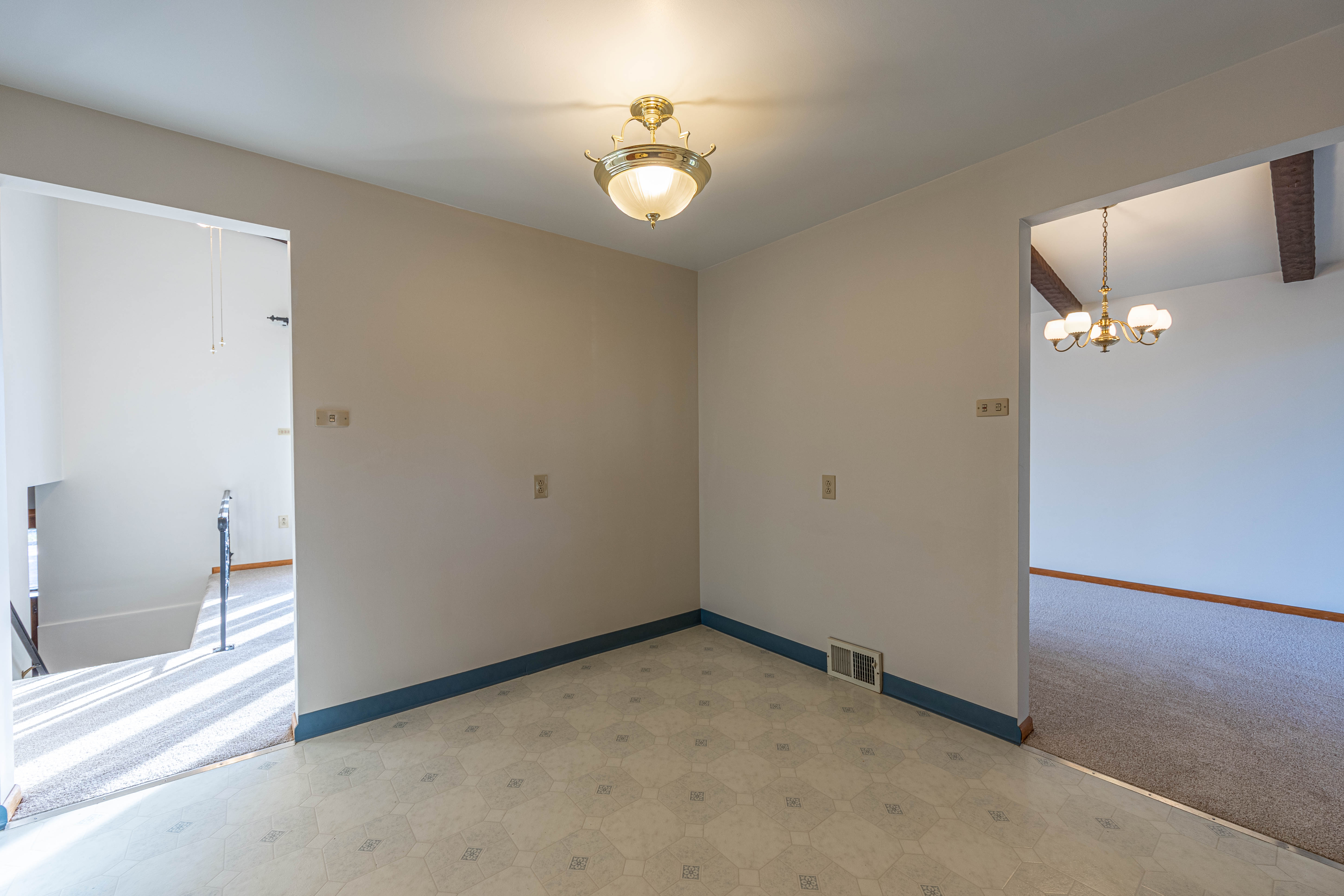 407 Marion Avenue Springdale, PA 15144 - Photo 7 of 24