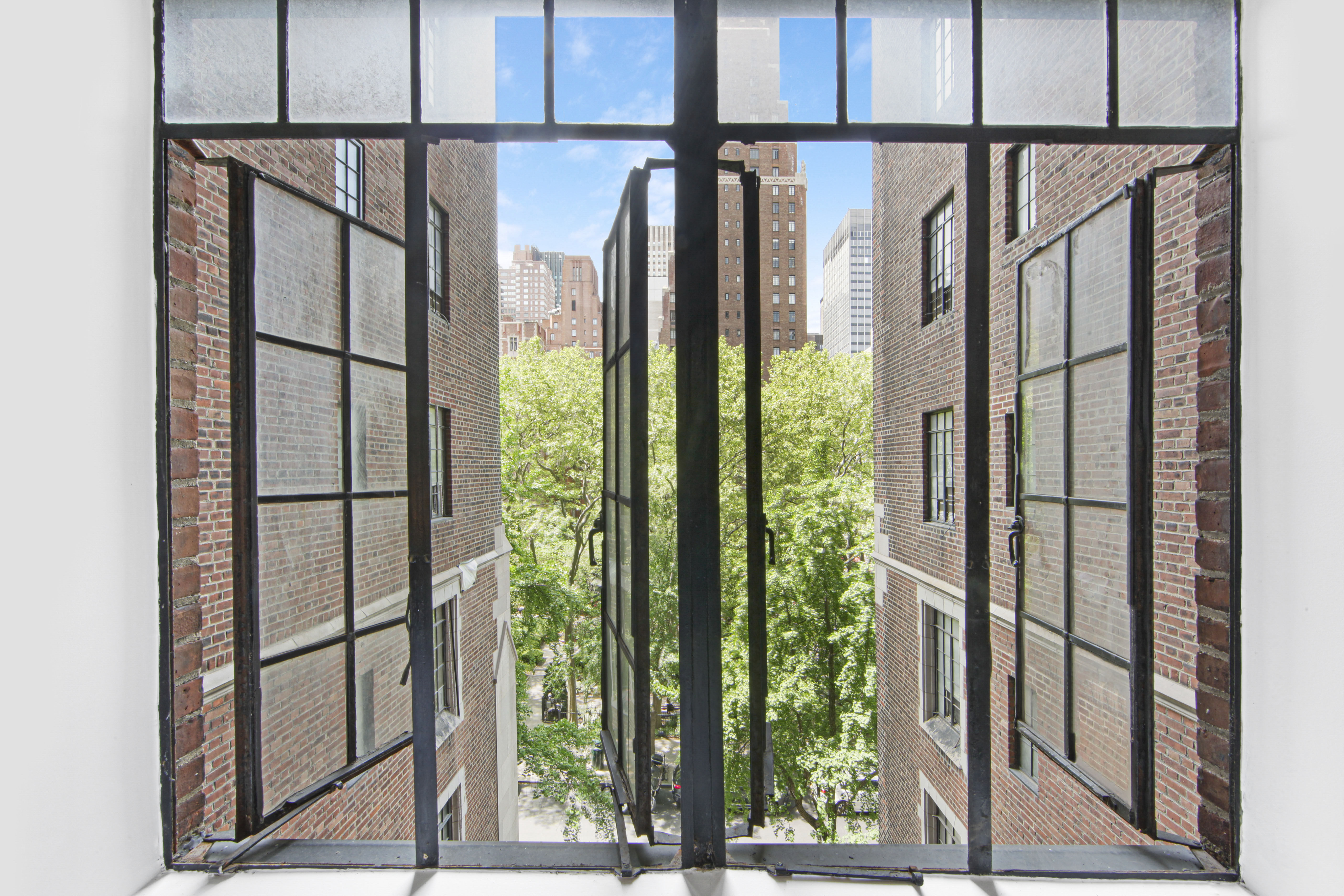 25 Tudor City Place, Unit 508 Manhattan, NY 10017 - Photo 3 of 17