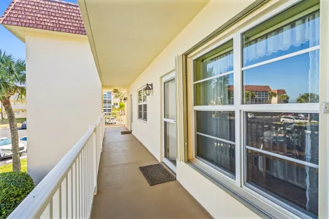 $285,000 | 5400 Highway A1a, Unit H24, Vero Beach, FL 32963