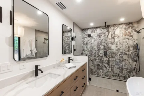 $2,850,000 | 559 East Spring Street, Napa, CA 94559