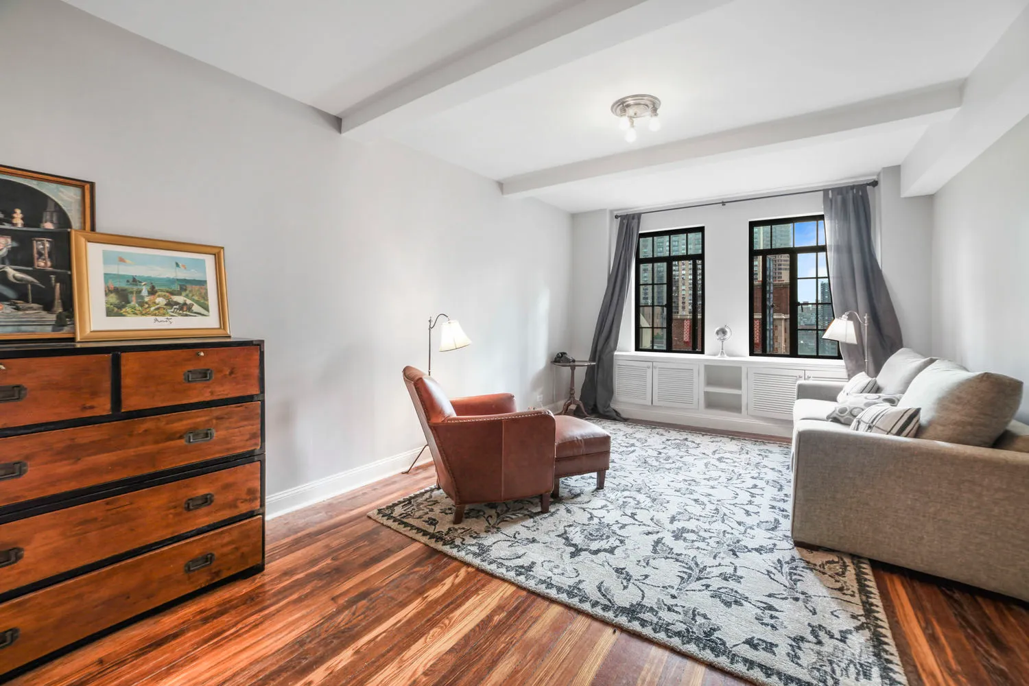 $2,800 | 320 East 42nd Street, Unit 1516 | Murray Hill