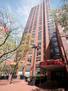 $1,690,000 | 303 East 43rd Street, Unit 27A | Midtown East