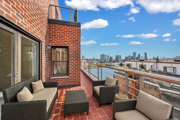 $1,275,000 | 50 Sutton Place South, Unit 21L | Sutton Place