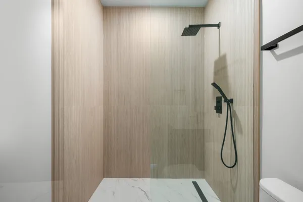 $8,000 | 1327 West Taylor Street, Unit 4, Chicago, IL 60607