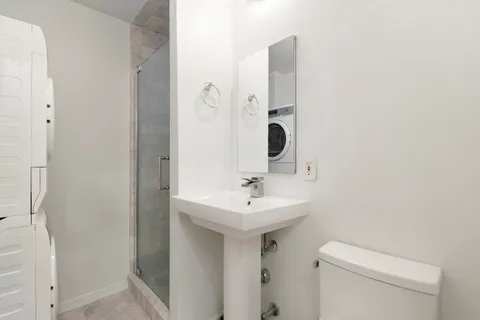 $675,000 | 313 East 56th Street, Unit 2C | Sutton Place