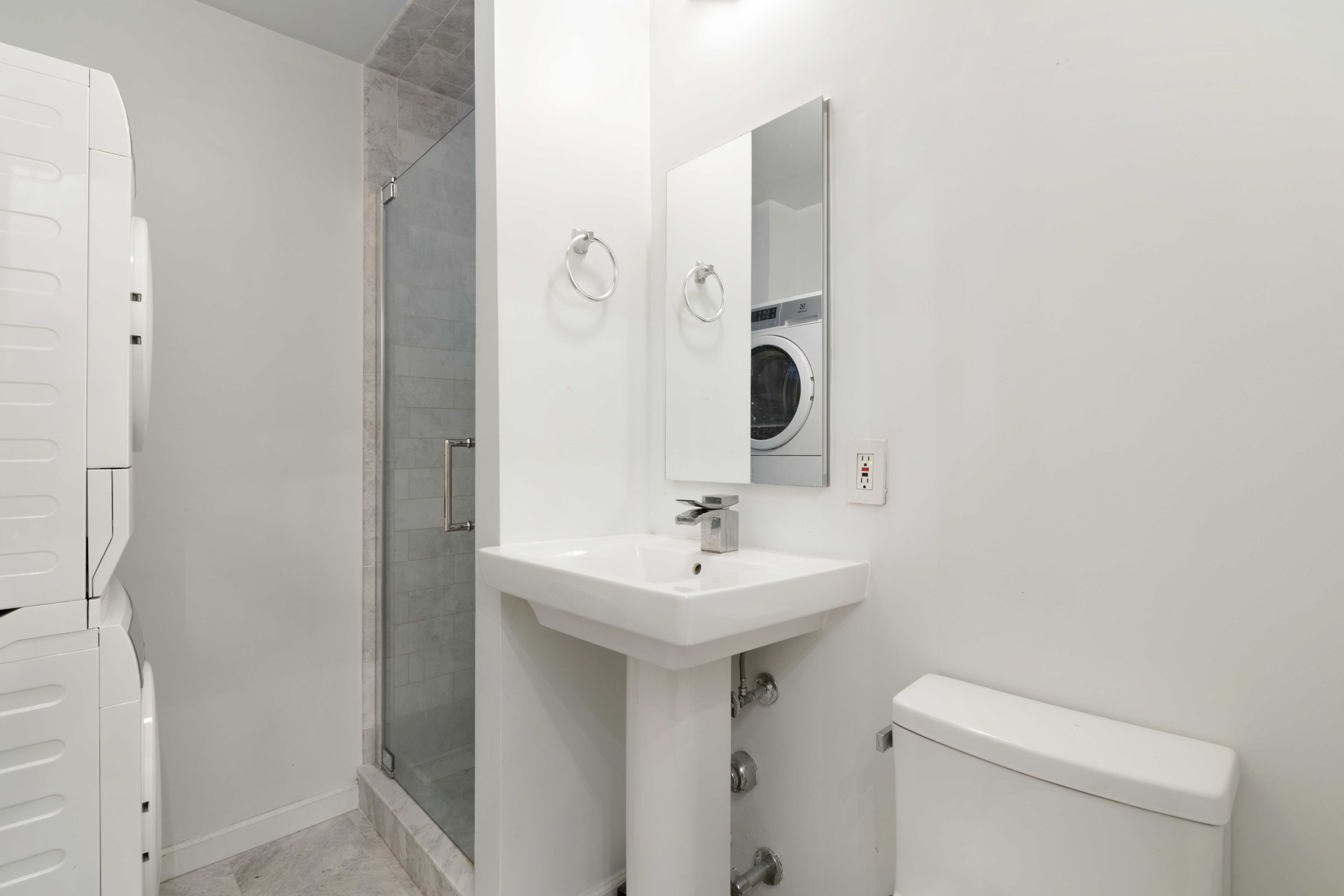 313 East 56th Street, Unit 2C Manhattan, NY 10022 - Photo 8 of 12