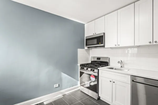 $200,000 | 5610 Netherland Avenue, Unit 4B | North Riverdale