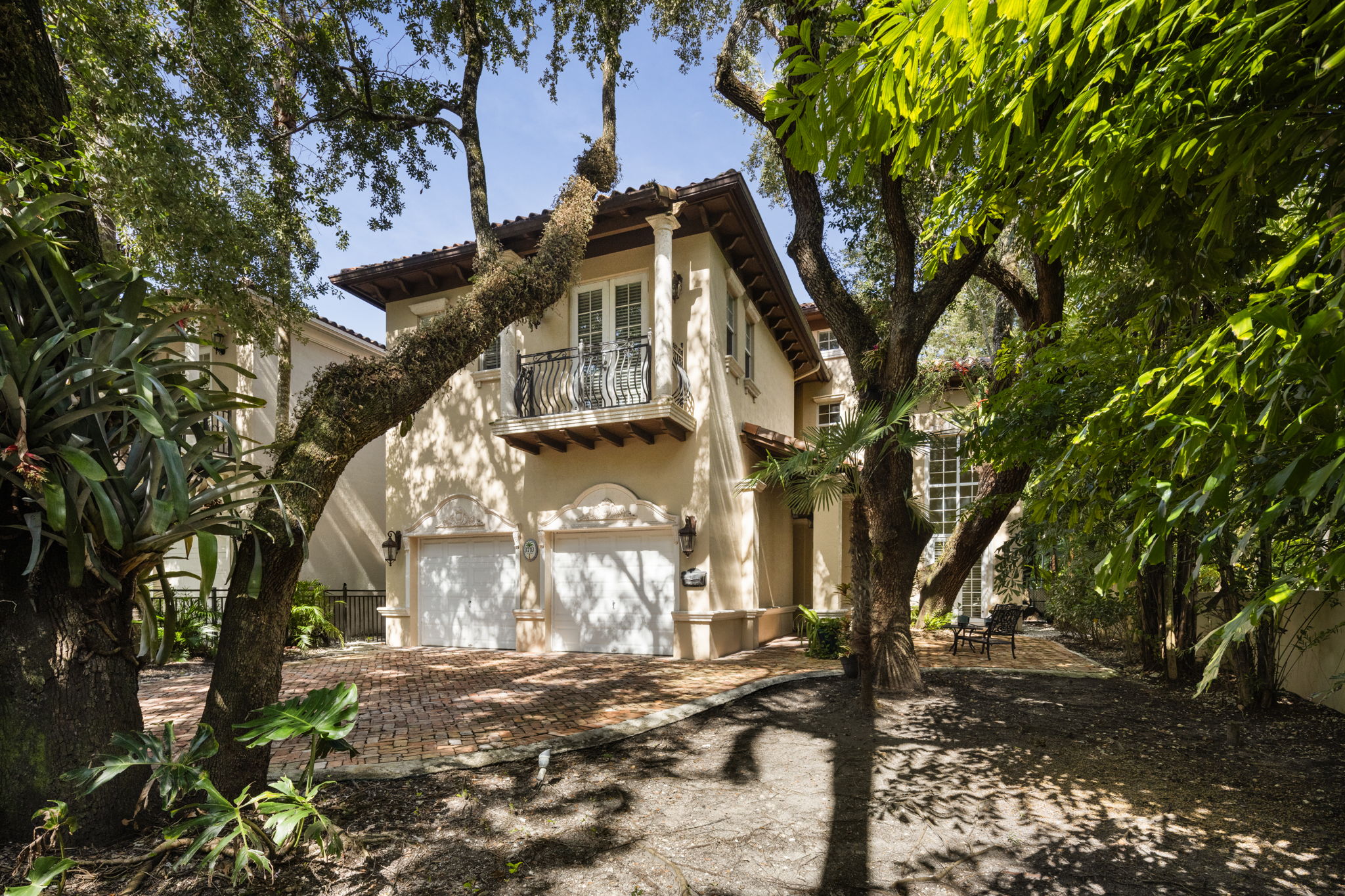 3710 Frantz Road Coconut Grove, FL 33133 - Photo 2 of 41 Gallery Image 2