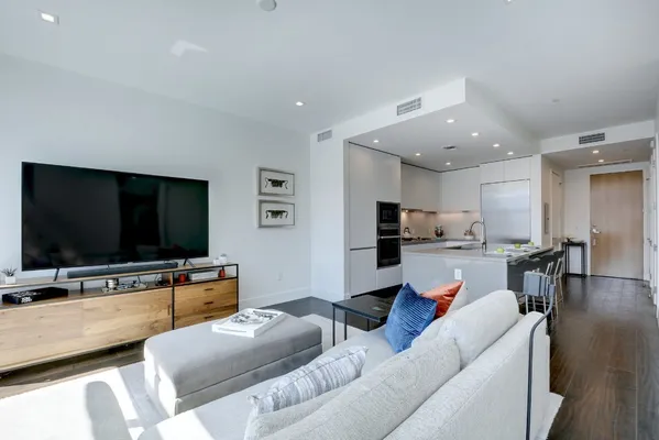 $680,000 | 501 West Avenue, Unit Undisclosed, Austin, TX 78701