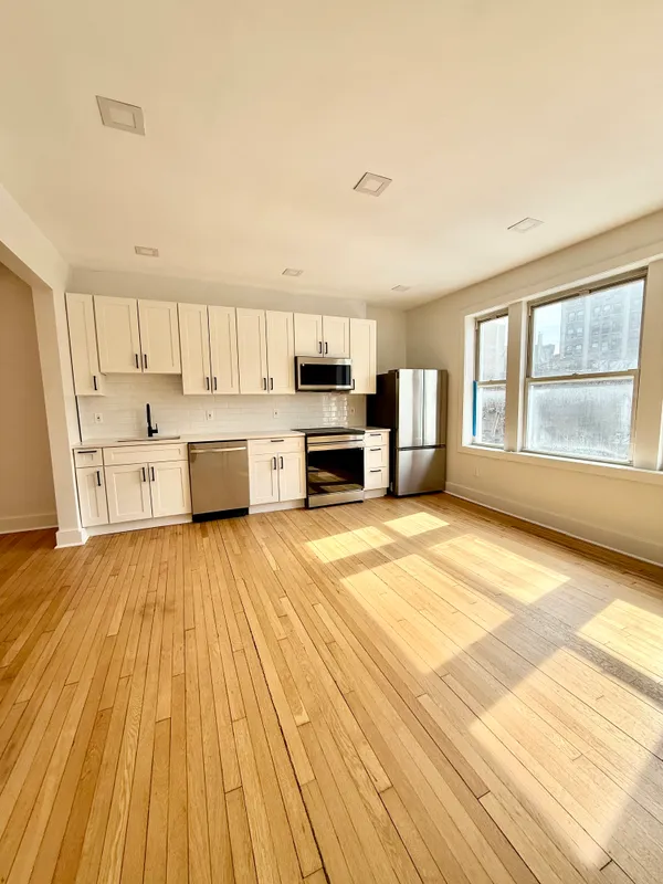 $4,100 | 132 Remsen Street, Unit 9 | Brooklyn Heights