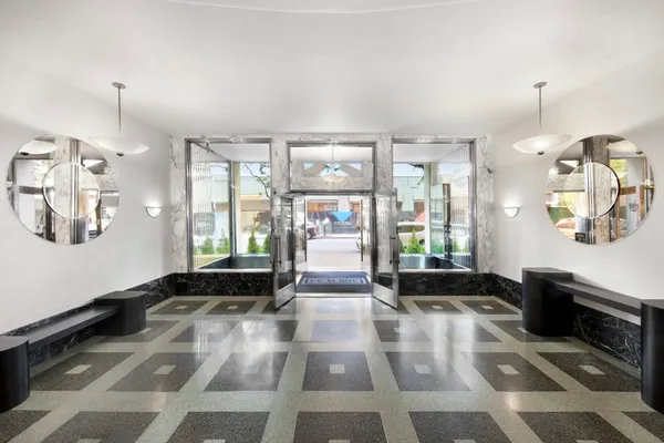 $799,000 | 300 West 53rd Street, Unit 3C | Hell's Kitchen