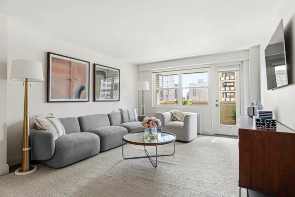 $799,000 | 245 East 87th Street, Unit 17C | Upper East Side