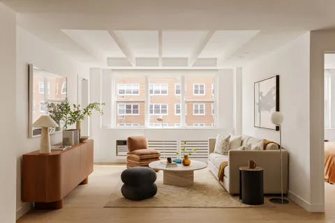 $3,000,000 | 32 Gramercy Park South, Unit 8BD | Gramercy