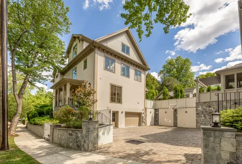 $4,100,000 | 5537 Hawthorne Place Northwest, Washington, DC 20016