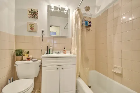 $4,000 | 245 East 35th Street, Unit 9D | Murray Hill