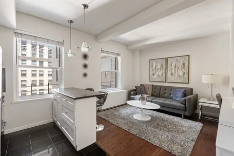 $740,000 | 150 West 51st Street, Unit 1017 | Theater District