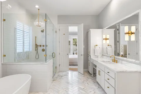 $1,399,000 | 22 Autumn Oaks Drive, Austin, TX 78738