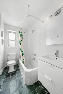 $465,000 | 474 West 238th Street, Unit 2E | Fieldston