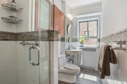 $769,500 | 411 West End Avenue, Unit 9C | Upper West Side