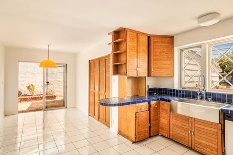 $3,850,000 | 1015 San Vicente Boulevard, Santa Monica, CA 90402