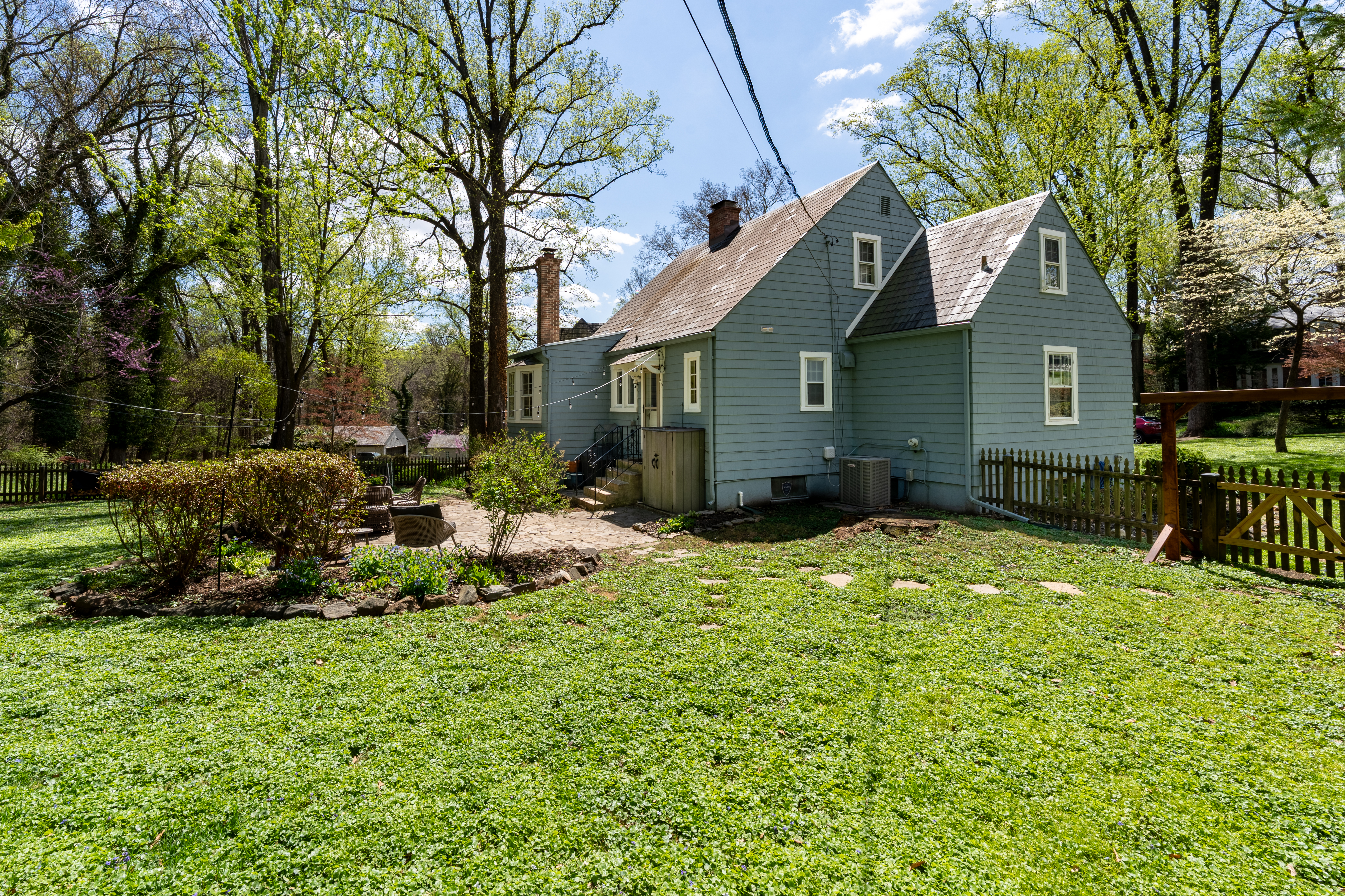 517 Nottingham Road Baltimore, MD 21229 - Photo 4 of 52