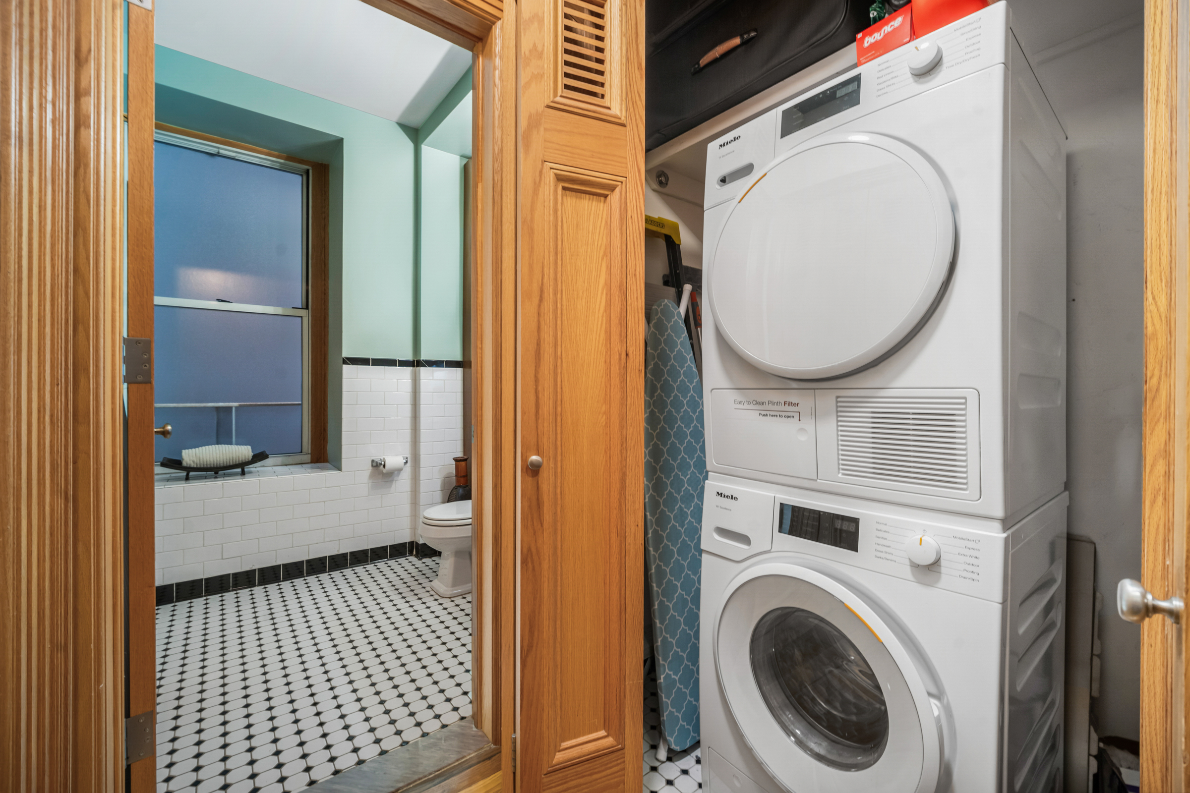 300 West 109th Street, Unit 2JK Manhattan, NY 10025 - Photo 16 of 18 a en suite bathroom with a sink and a mirror