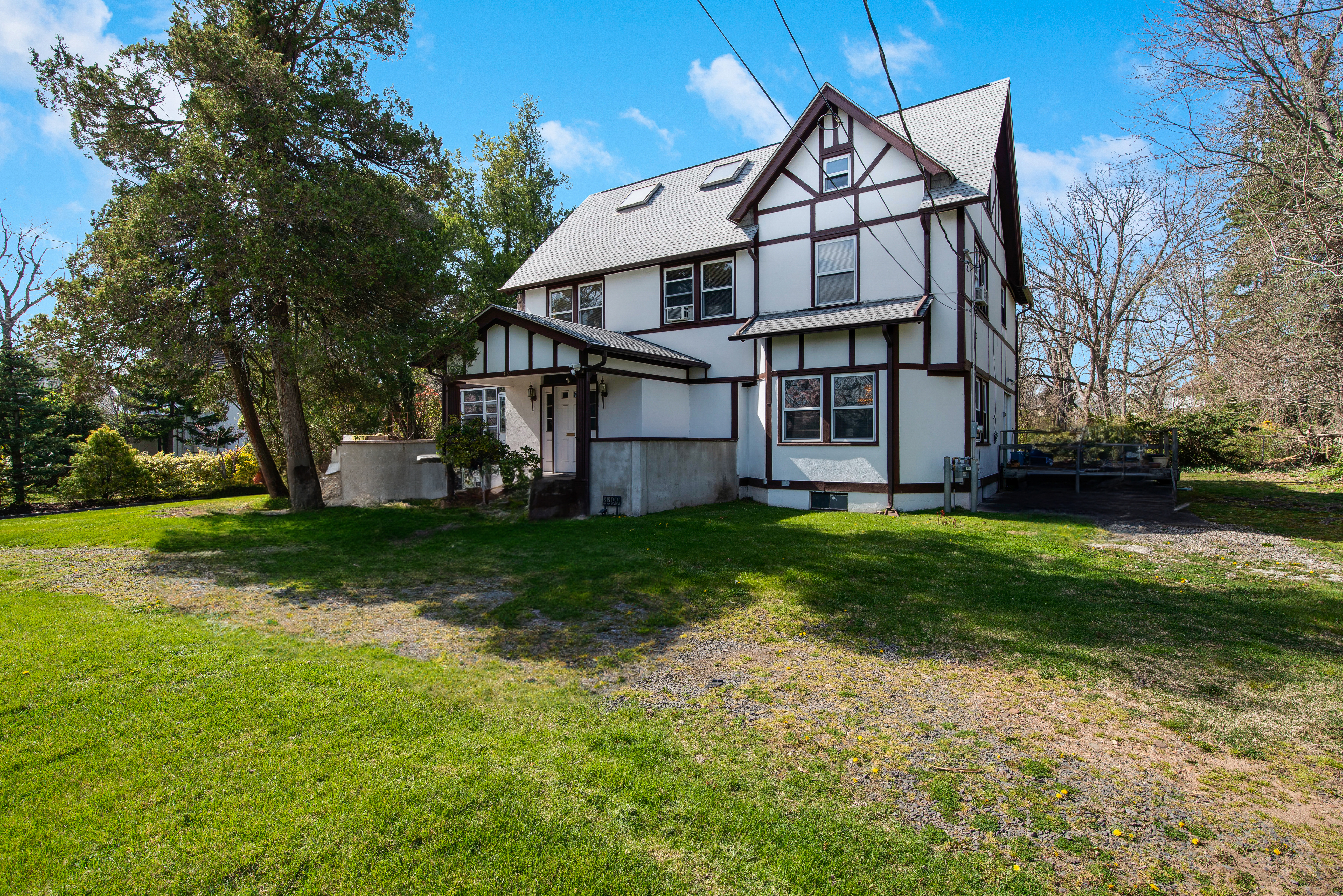 4499 Hylan Boulevard Staten Island, NY 10312 - Photo 2 of 26