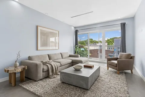 $849,000 | 17 Diamond Street, Unit 4A | Greenpoint