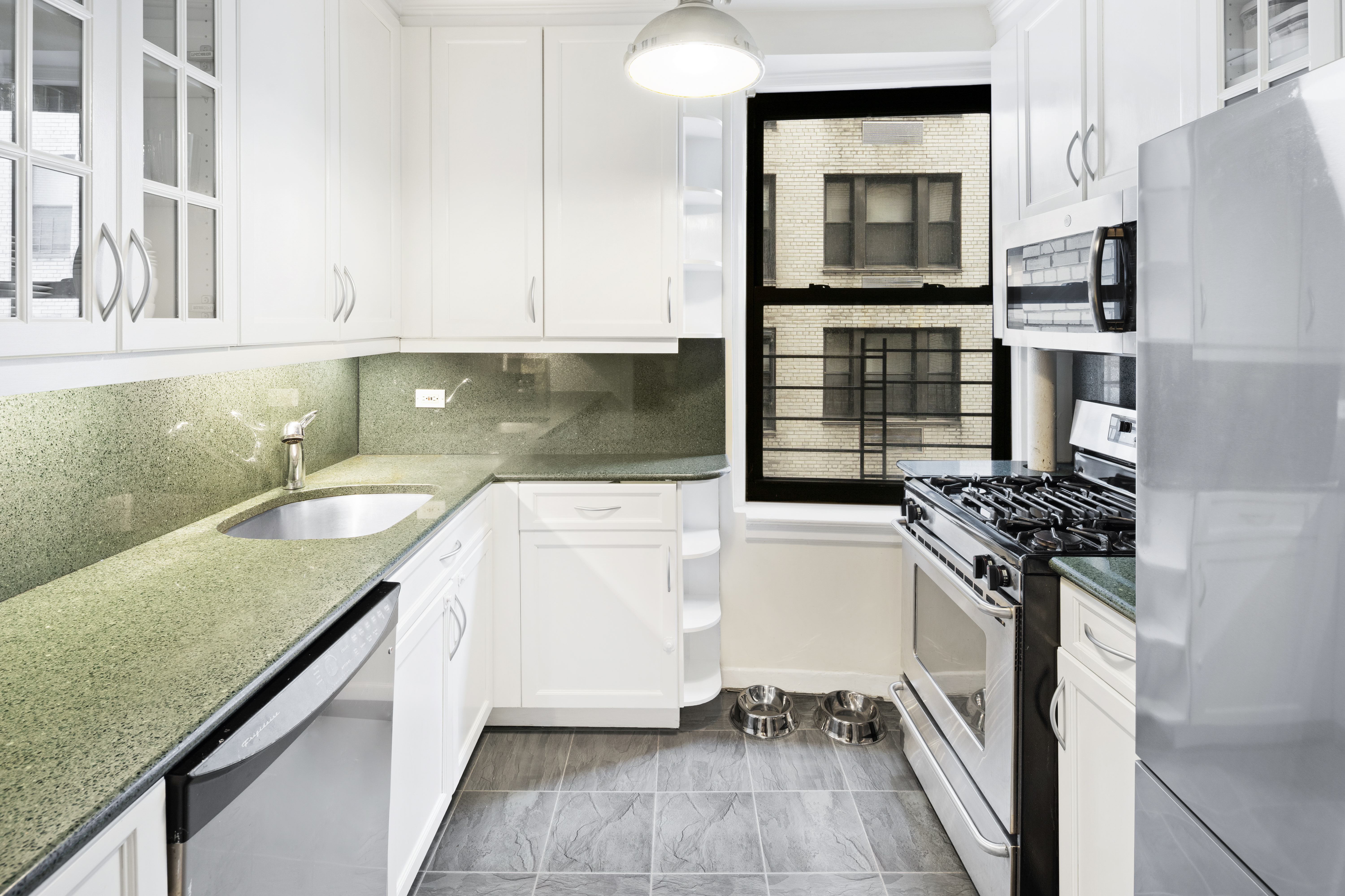 210 East 73rd Street, Unit 6A Manhattan, NY 10021 - Photo 5 of 10