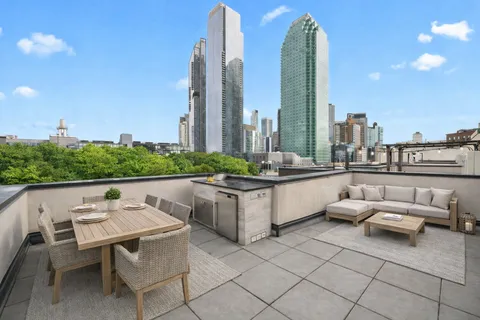 $875,000 | 21-24 45th Road, Unit 1 | Long Island City