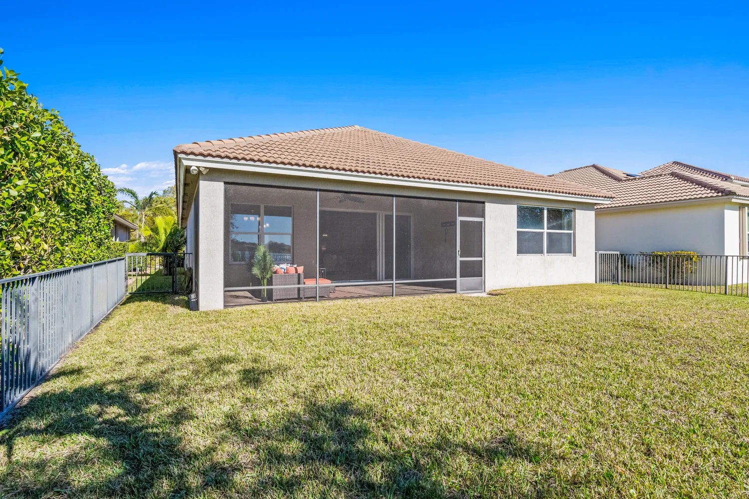 $525,000 | 1830 Berkshire Circle Southwest, Vero Beach, FL 32968