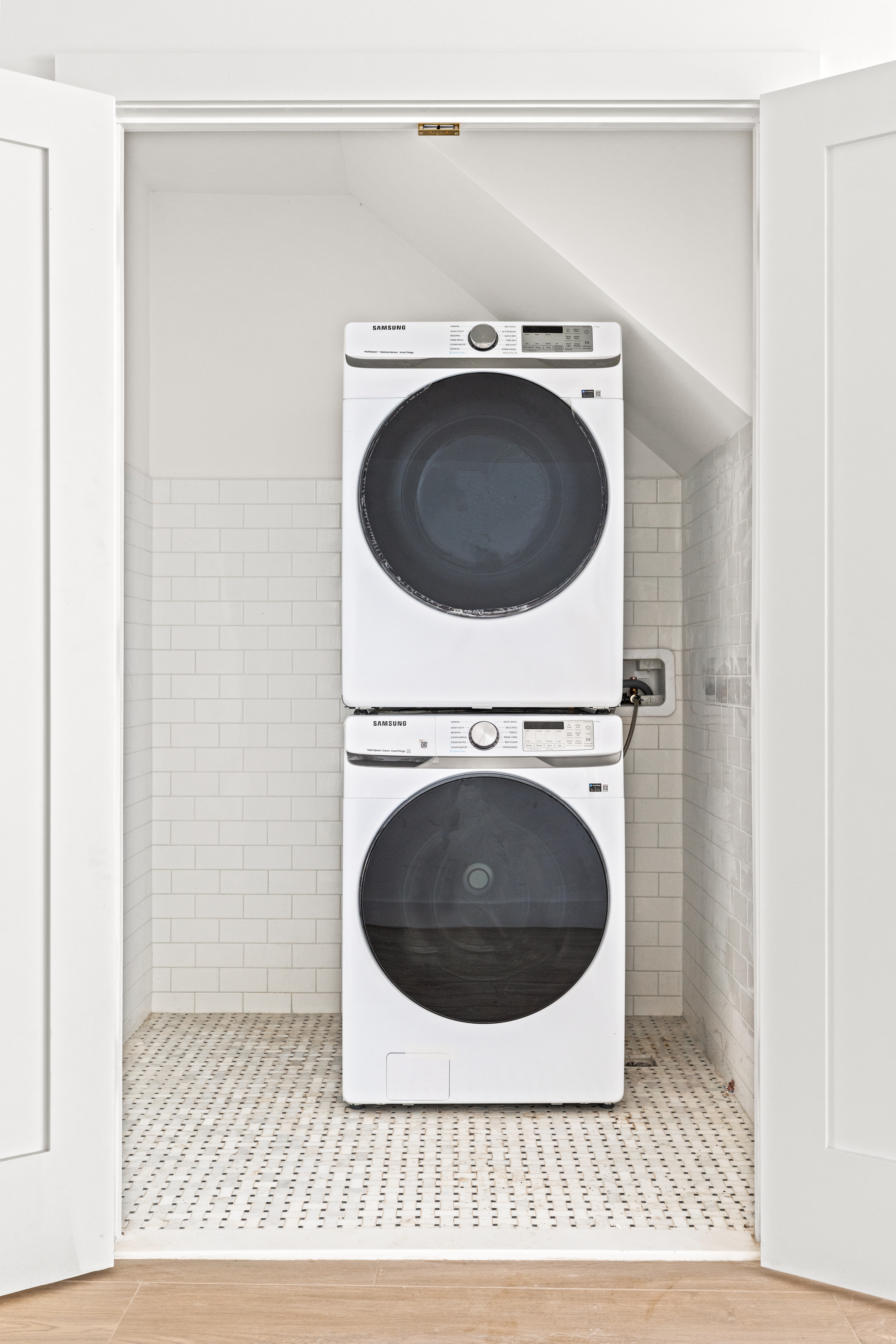 74 Carroll Street, Unit PH Brooklyn, NY 11231 - Photo 16 of 19 a utility room with dryer and washer