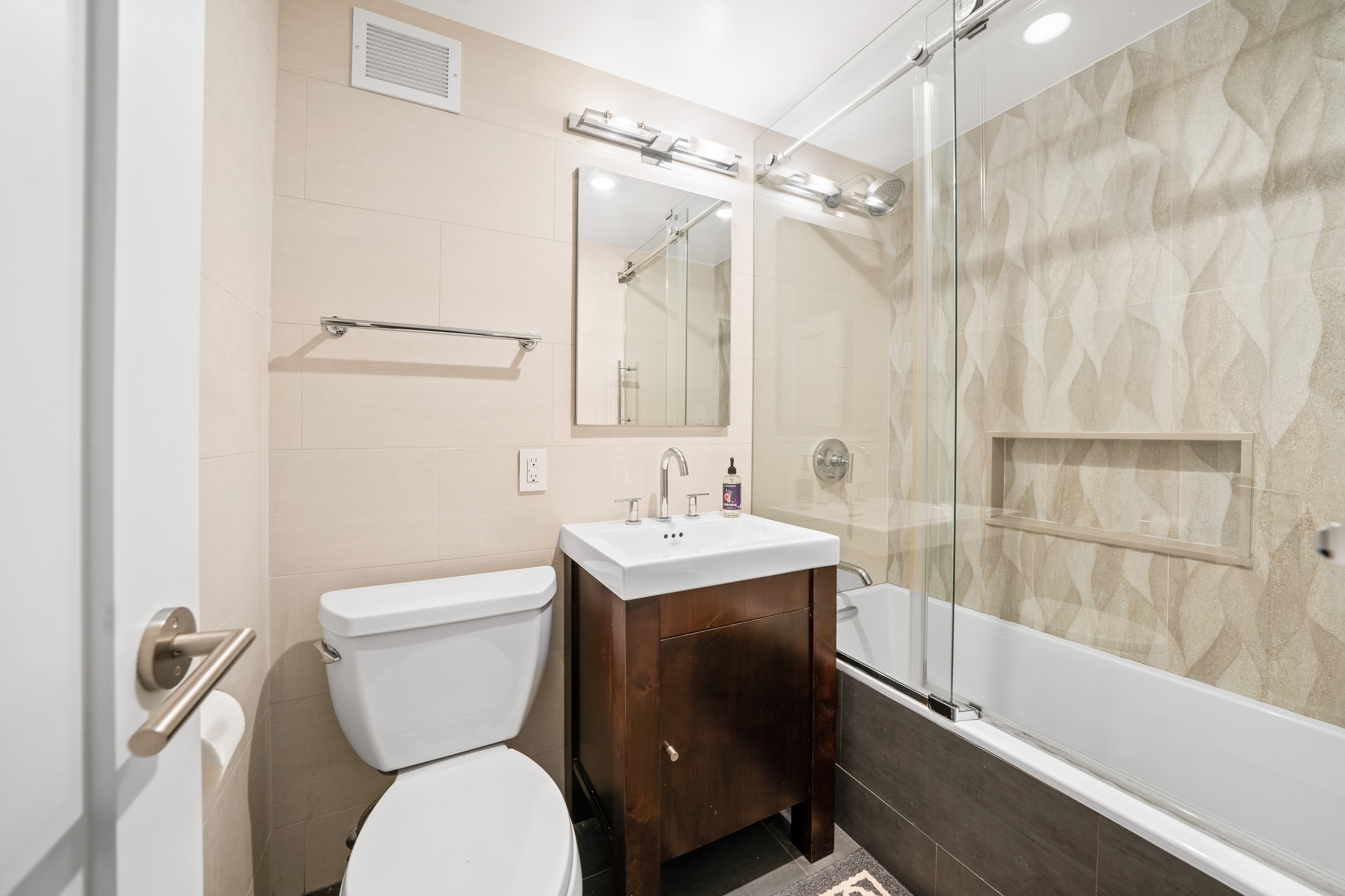 350 East 62nd Street, Unit 4L Manhattan, NY 10065 - Photo 6 of 9