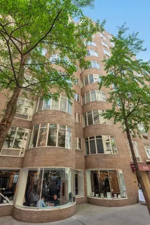 $730,000 | 24 West 55th Street, Unit 3D | Midtown Central
