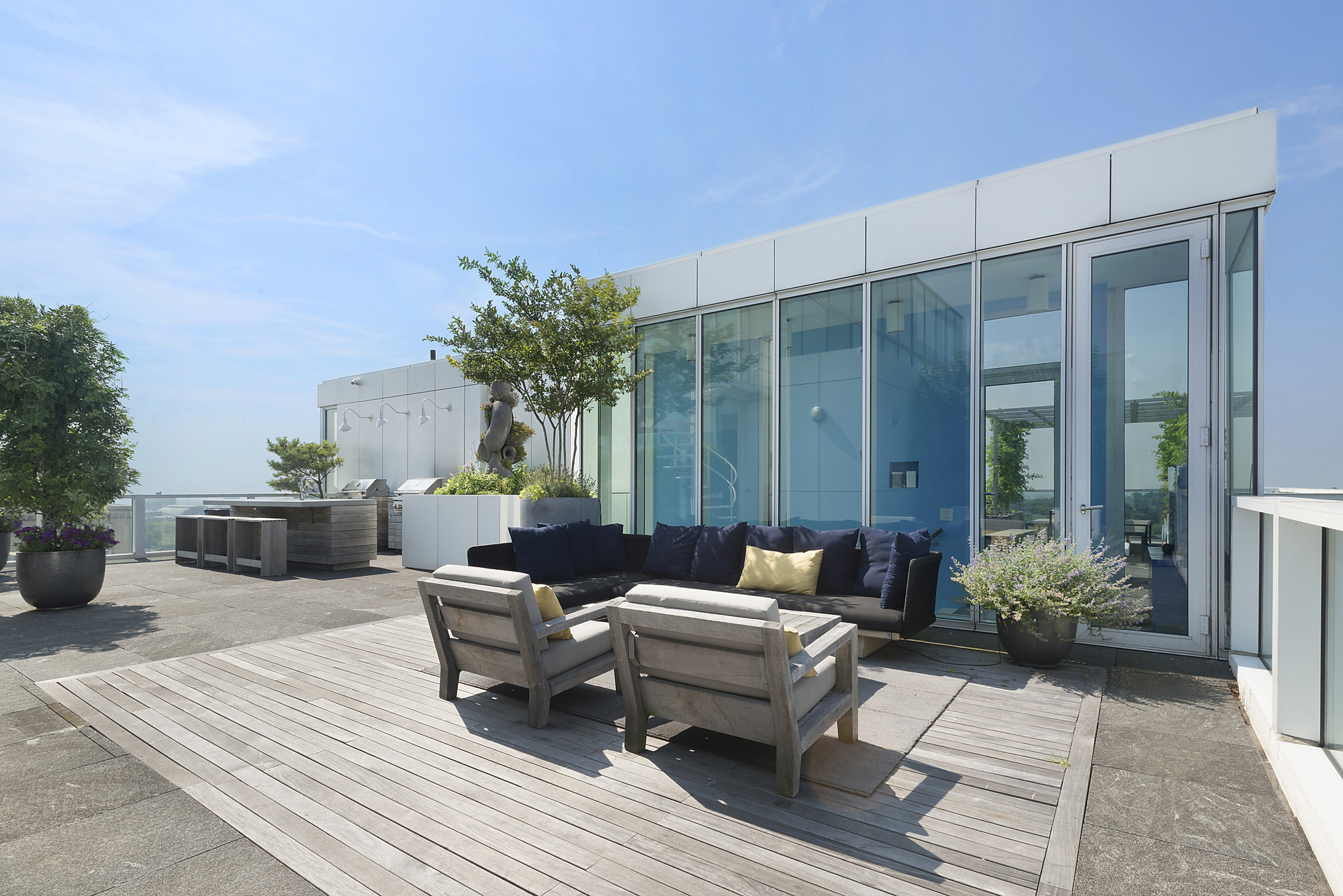 1 Grand Army Plaza, Unit 9D Brooklyn, NY 11238 - Photo 18 of 20 a patio with patio couch and potted plants