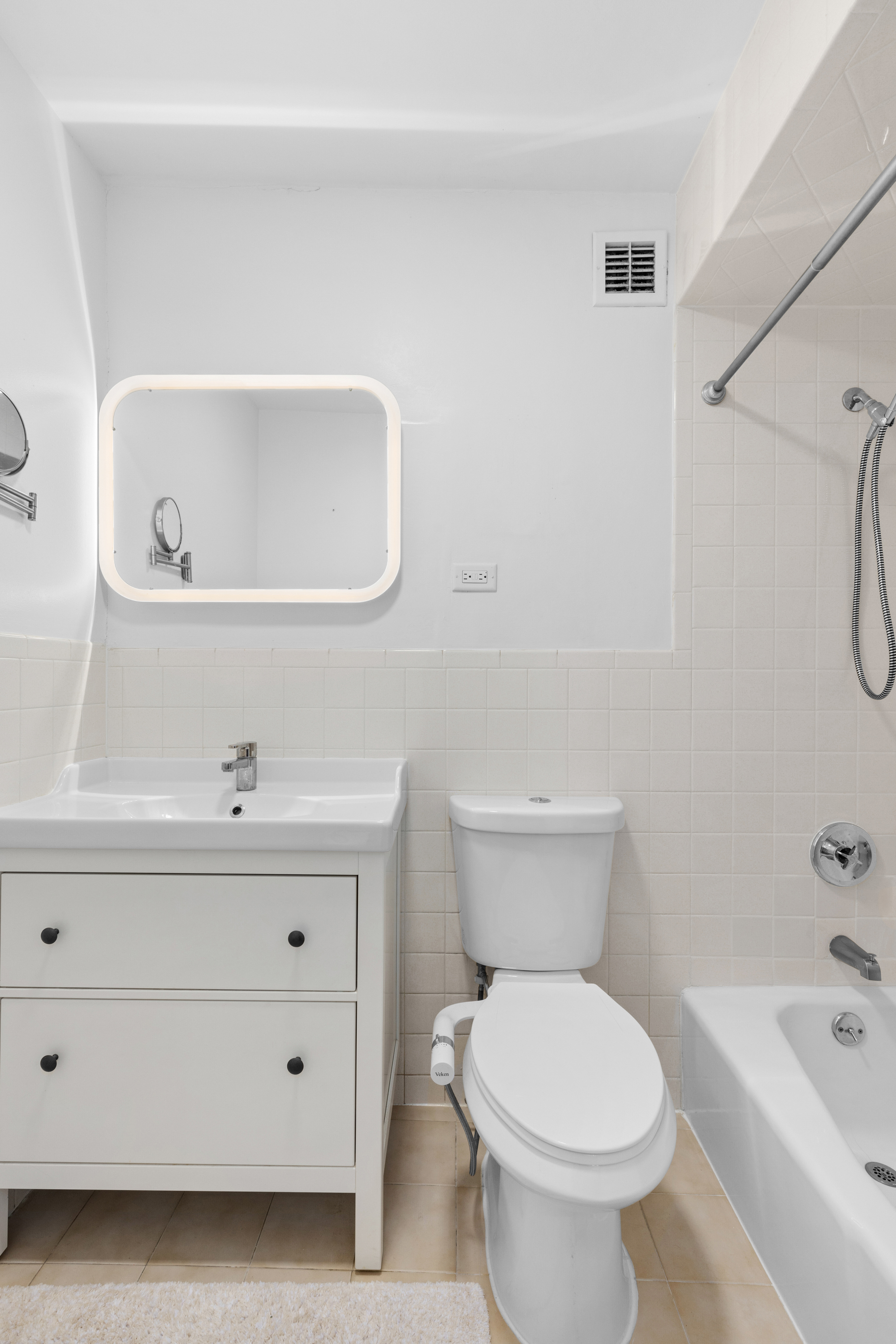450 Clinton Street, Unit 4D Brooklyn, NY 11231 - Photo 3 of 7 Gallery Image 3