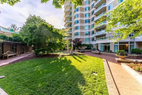 $5,200,000 | 5630 Wisconsin Avenue, Unit 805, Chevy Chase, MD 20815