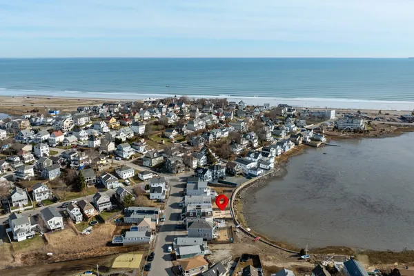 $725,000 | 7 Moreland Avenue, Hull, MA 02045