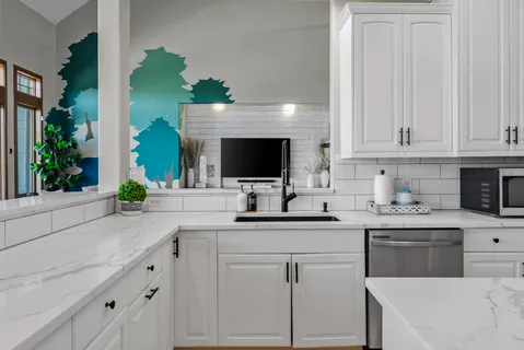 $1,375,000 | 10512 Lake Park Drive, Dripping Springs, TX 78620