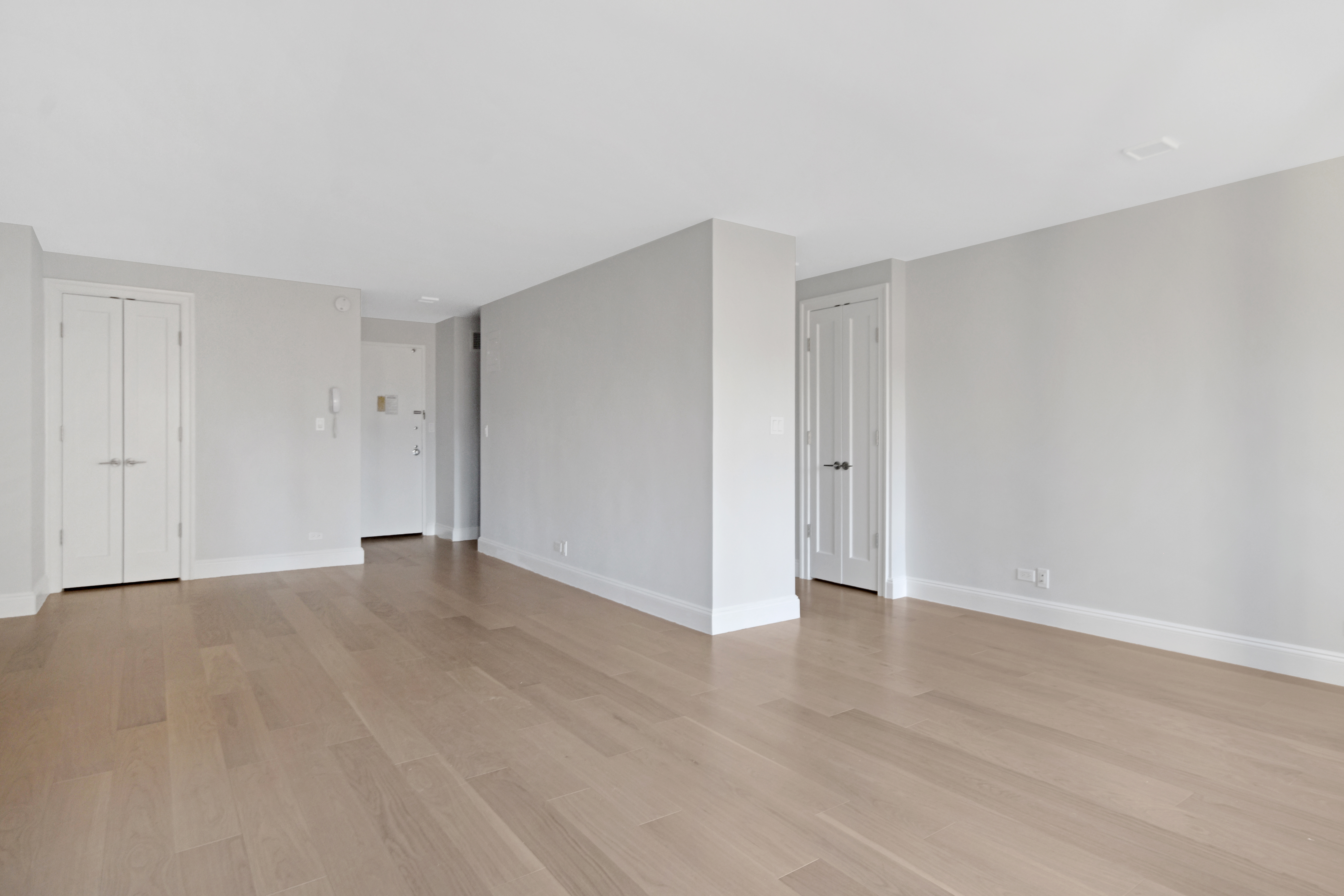 155 West 68th Street, Unit 810 Manhattan, NY 10023 - Photo 3 of 6