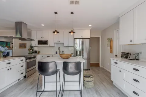 $1,250,000 | 1702 Mason Hill Drive, Alexandria, VA 22307