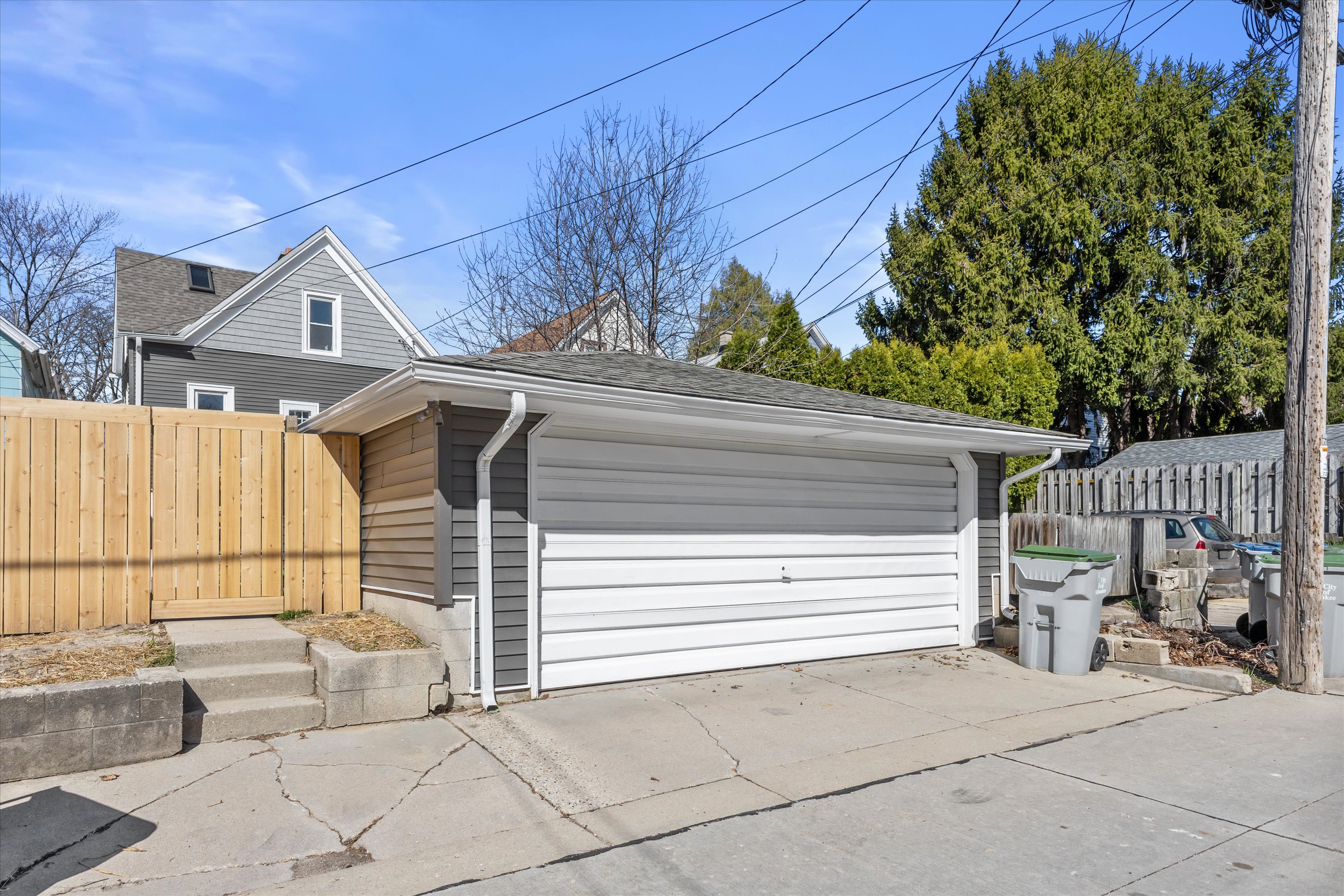 2742 South Greeley Street Milwaukee, WI 53207 - Photo 28 of 29